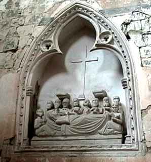 Remarquable bas-relief du XIVème siècle représentant la dormition de la Vierge