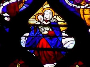 Vierge Marie rayonnante tenant l’Enfant